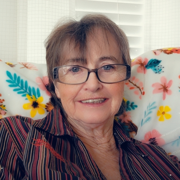 Meet your Posher, Kathy - Picture 2 of 4